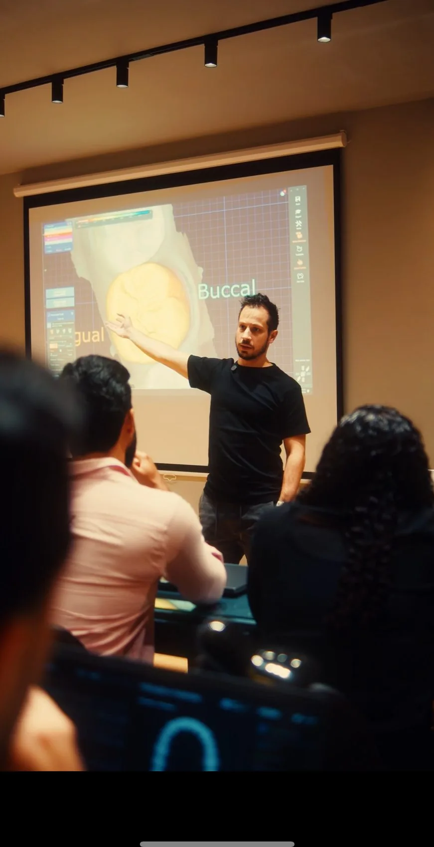 Dr. Marcelo Rodrigues ensinando o fluxo digital ao vivo